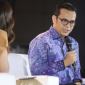 Wamenkomdigi Nezar Patria menyebut regulasi layanan pengantaran barang 
berbasis digital memasuk tahap akhir. (Foto: CNBC Indonesia/Faisal 
Rahman)
