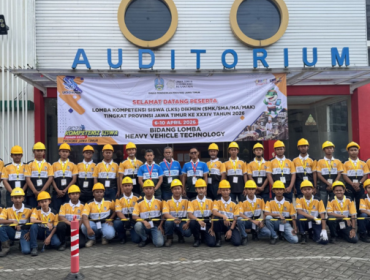 Pelaksanaan Lomba Kompetensi Siswa (LKS) Teknik Alat Berat (TAB) di di SMK Negeri 5 Surabaya, Jawa Timur.
(foto: ist)