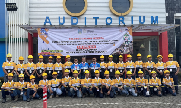 Pelaksanaan Lomba Kompetensi Siswa (LKS) Teknik Alat Berat (TAB) di di SMK Negeri 5 Surabaya, Jawa Timur.
(foto: ist)