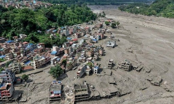 Banjir Seram Nepal, Pakar Soroti Potensi 'Bom Air' dari Proyek China (Foto: AFP/PRABIN RANABHAT)