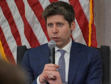 CEO OpenAI Sam Altman menilai masa kuliah empat tahun terlalu lama. Ia 
berbagi pandangan tentang pendidikan, AI, dan pentingnya fokus pada proyek 
yang tepat. (Foto: REUTERS/Ken Cedeno)
