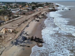 El Nino kuat tak hanya membawa kondisi kering, tetapi juga dapat 
mempercepat kenaikan permukaan laut global. (Foto: REUTERS/Ricardo 
Moraes)
