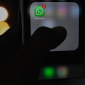 Ilustrasi. Pengguna WhatsApp di berbagai negara, termasuk Indonesia, 
mengeluhkan pemblokiran akun mendadak dan status 'dalam peninjauan'. 
(Foto: CNN Indonesia/Adhi Wicaksono)
