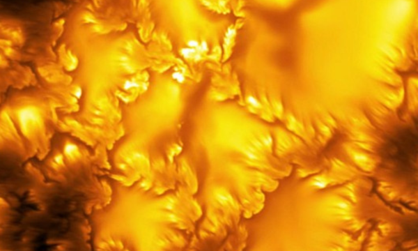 Para astronom berhasil menangkap gambar beresolusi tinggi permukaan 
Matahari, menunjukkan pusaran plasma panas. (Foto: via 
REUTERS/NSF/NSO/AURA/MPS)
