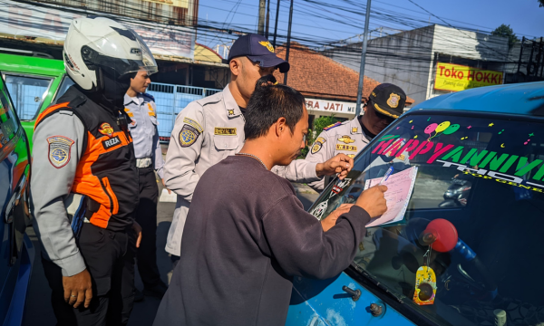 angkot bogor. (foto: kominfo)