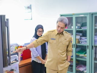 Wali Kota Bogor, Dedie A. Rachim, melakukan kunjungan kerja sekaligus meninjau Sekretariat Dewan Perwakilan Rakyat Daerah (DPRD) Kota Bogor, Selasa (22/9/2026).