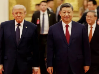 Donald Trump-Xi Jinping Bertemu, Siapa yang Akan Kuasai AI 
Dunia? (Foto: Reuters via Metro UK dan Getty Images)
