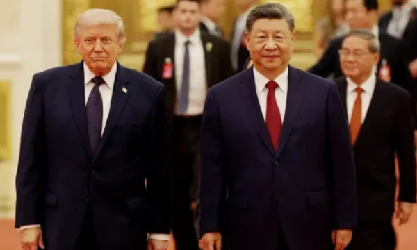 Donald Trump-Xi Jinping Bertemu, Siapa yang Akan Kuasai AI 
Dunia? (Foto: Reuters via Metro UK dan Getty Images)

