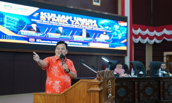 Kota Bogor-HUMPROPUB – Ketua DPRD Kota Bogor, Dr. Adityawarman Adil, hadir dalam kegiatan Kuliah Umum STMIK Tazkia yang digelar di Ruang Rapat Paripurna DPRD Kota Bogor, Sabtu (26/9/2026).