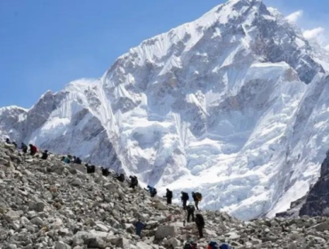 Ilustrasi para pendaki Gunung Everest. (Foto: dok. Reuters)