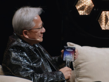Jensen Huang pakai Galaxy Z Fold 8. (Foto: Sammobile)