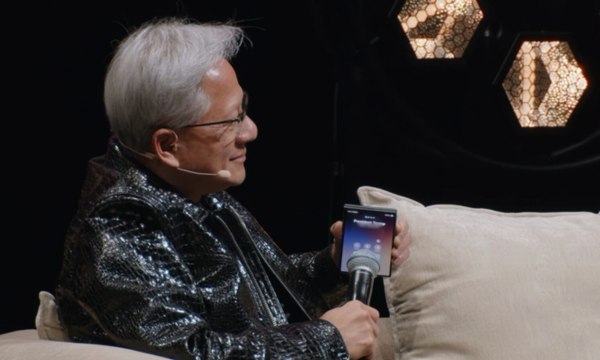Jensen Huang pakai Galaxy Z Fold 8. (Foto: Sammobile)