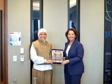Menteri Komunikasi dan Digital Meutya Hafid dalam pertemuan bilateral dengan President Microsoft 
Global Affairs Lisa Monaco di New York, Amerika Serikat, Rabu (23/09/2026). Foto: Dok. Komdigi
