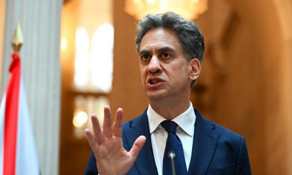 Menteri Luar Negeri Inggris Ed Miliband memperingatkan dunia tentang 
ancaman krisis iklim dan El Nino terhadap keamanan nasional. (Foto: 
AFP/LEON NEAL)
