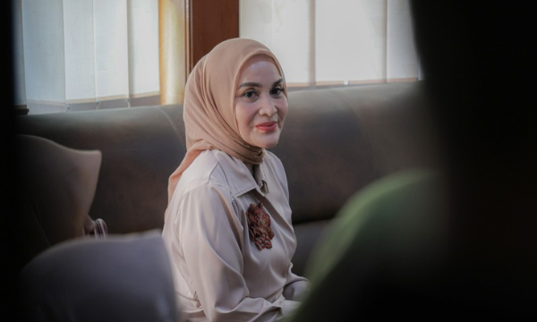 Tim Penggerak (TP) PKK Kota Bogor menjalin kerja sama dengan Lembaga Penyiaran Publik (LPP) Radio Republik Indonesia (RRI) Bogor dalam penyebarluasan informasi dan edukasi program pemerintah kepada masyarakat.

Penandatanganan nota kesepahaman (MoU) dilakukan langsung oleh Ketua TP PKK Kota Bogor, Yantie Rachim bersama Kepala LPP RRI Bogor, Nordiana di Kantor LPP RRI Bogor, Jalan Pangrango, Kota Bogor, Selasa (22/9/2026).