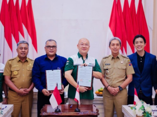 Wali Kota Bogor, Dedie A. Rachim, menyaksikan penandatanganan nota kesepahaman (MoU) antara Bank Perekonomian Rakyat (BPR) Bank Kota Bogor sebagai Badan Usaha Milik Daerah (BUMD) Pemerintah Kota (Pemkot) Bogor dengan Entech Global Singapore dan Group Pestigo di Paseban Suradipati, Senin (21/9/2026).