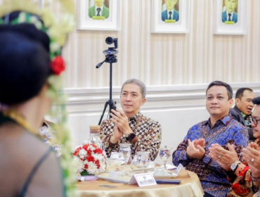 Dari Kota Bogor, Komisariat Wilayah (Komwil) III Asosiasi Pemerintah Kota Seluruh Indonesia (APEKSI) akan merumuskan usulan ke tingkat nasional untuk kemajuan kota-kota di Indonesia melalui Mayors Talk 2026: Climate and Urban Resilience.

Hal tersebut disampaikan Direktur Eksekutif Asosiasi Pemerintah Kota Seluruh Indonesia (APEKSI), Alwis Rustam saat malam APEKSI di Balai Kota Bogor, Senin (28/9/2026).