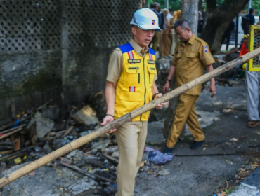 Pemerintah Kota (Pemkot) Bogor terus melakukan penataan pembangunan di enam kecamatan di Kota Bogor. Upaya ini dilakukan dengan menyesuaikan kemampuan keuangan daerah dalam membangun wilayah.

Salah satunya adalah pedestrianisasi yang kini kembali dilanjutkan di wilayah Kecamatan Bogor Barat, Kota Bogor. Penataan pedestrian tersebut telah dilakukan sejak 2023 dan kembali dilanjutkan pada 2026.