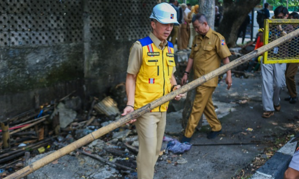 Pemerintah Kota (Pemkot) Bogor terus melakukan penataan pembangunan di enam kecamatan di Kota Bogor. Upaya ini dilakukan dengan menyesuaikan kemampuan keuangan daerah dalam membangun wilayah.

Salah satunya adalah pedestrianisasi yang kini kembali dilanjutkan di wilayah Kecamatan Bogor Barat, Kota Bogor. Penataan pedestrian tersebut telah dilakukan sejak 2023 dan kembali dilanjutkan pada 2026.