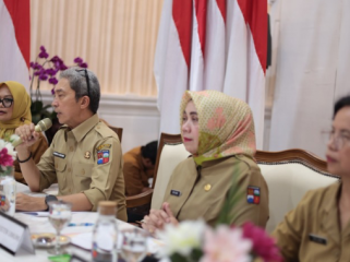 Wali Kota Bogor, Dedie A. Rachim, membuka Evaluasi Kinerja Pemerintahan Digital Kota Bogor Tahun 2026 bersama Asesor Kementerian Pendayagunaan Aparatur Negara dan Reformasi Birokrasi (KemenPANRB) di Paseban Suradipati, Balai Kota Bogor, Selasa (22/9/2026).