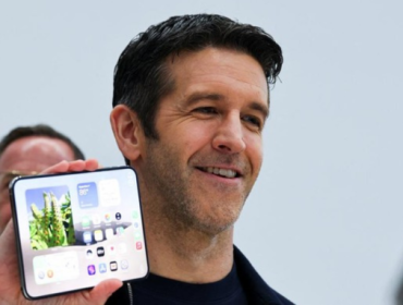 iPhone Duo Baru Permulaan, Apple Siapkan Duo Max, Mini dan SE 
(Foto: REUTERS/Carlos Barria)
