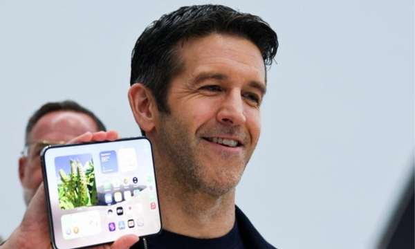 iPhone Duo Baru Permulaan, Apple Siapkan Duo Max, Mini dan SE 
(Foto: REUTERS/Carlos Barria)
