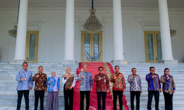 Wali Kota Bogor, Dedie A. Rachim, mengajak wali kota peserta Mayor’s Talk yang tergabung dalam Komisariat Wilayah (Komwil) III Asosiasi Pemerintah Kota Seluruh Indonesia (APEKSI) menikmati kesejukan Kota Bogor, Selasa (29/9/2026). (photo : kominfo)