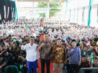 ‎ Ketua DPRD Kota Bogor, Dr. Adityawarman Adil, memberikan motivasi kepada mahasiswa baru Universitas Ibn Khaldun (UIKA) Bogor dalam acara Taaruf UIKA Bogor di Kampus UIKA Bogor, Rabu (16/9/2026).
‎