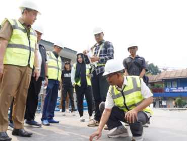 Kota Bogor-HUMPROPUB - Komisi III DPRD Kota Bogor melaksanakan kunjungan kerja lapangan untuk meninjau langsung progres pembangunan kawasan Gelanggang Olahraga (GOR) Pajajaran, Kota Bogor, pada Selasa, 22 September 2026.
