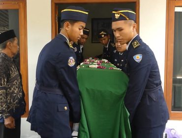 Korban meninggal dunia laka di tol ngawi. (foto: ist)