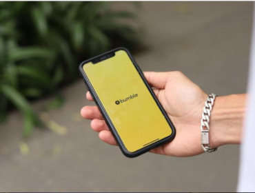 Aplikasi Bumble (Foto: Good Faces Agency on Unsplash)