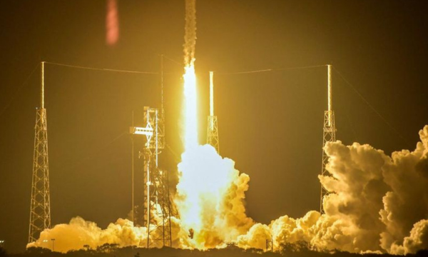 Roket SpaceX Falcon 9 dan pesawat ruang angkasa Dragon lepas landas dalam misi Crew-12 NASA ke Stasiun Luar Angkasa Internasional, membawa astronot NASA Jessica Meir dan Jack Hathaway, astronot ESA Sophie Adenot dan kosmonot Rusia Andrey Fedyaev, dari Kompleks Peluncuran 40 di Stasiun Angkatan Luar Angkasa Cape Canaveral di Cape Canaveral, Florida, AS, 13 Februari 2026. (Foto: REUTERS/Steve Nesius)
