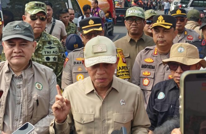 
					Hanif Faisol Targetkan Karhutla Kalteng Tuntas 2 Pekan