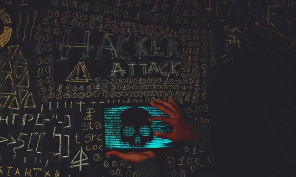 Internet Lumpuh Total, Layanan Bank dan Penerbangan Langsung Disetop. Ilustrasi Scam Hacker Virus. (Foto: Pexels)

