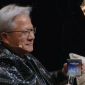 Jensen Huang terlihat menggunakan Samsung Z Fold 8 varian warna 
Graphite (hitam) dan tanpa casing. (Foto: Tangkapan layar YouTube/ All-In 
Podcast)