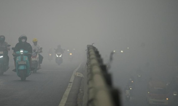Kualitas udara di Palembang membaik dari kategori berbahaya menjadi tidak 
sehat. Penurunan ini berkat operasi modifikasi cuaca untuk atasi kabut asap. 
(FOTO:REUTERS/Abriansyah Liberto).
