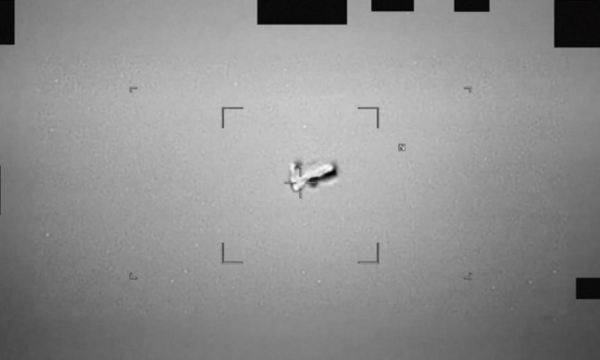 Salah satu foto dokumen terkait UFO atau UAP yang dirilis Pentagon. (Foto: 
Getty Images via AFP/HANDOUT)
