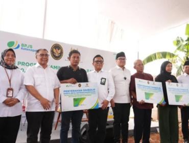 BAZNAS RI Salurkan Perlindungan BPJS Ketenagakerjaan untuk 100 Ribu Pekerja Rentan Lewat Program JSB- Komitmen menghadirkan kesejahteraan dan perlindungan bagi pekerja rentan terus diperkuat melalui kolaborasi lintas sektor. (photo : rls)