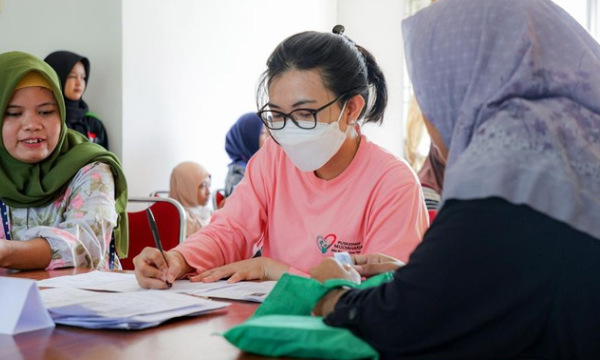 Pemerintah Kota (Pemkot) Bogor terus mendorong kesadaran masyarakat, khususnya perempuan, untuk melakukan pemeriksaan kesehatan secara rutin sebagai upaya deteksi dini kanker (photo : kominfo)