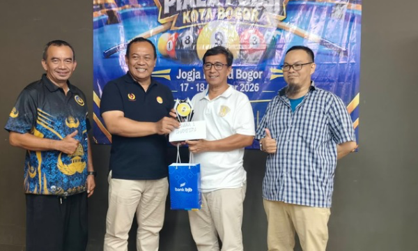Persatuan Olahraga Raga Biliar Seluruh Indonesia (POBSI) Kota Bogor menggelar turnamen Billiard 9 Ball Team antar-SKPD, BUMD, dan Instansi Kota Bogor yang diselenggarakan di Jogja Billiard, Kecamatan Bogor Timur, Kota Bogor, Sabtu (17/10/26). (photo : kominfo(