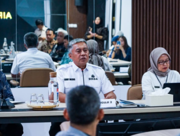 Sekretaris Daerah (Sekda) Kota Bogor, Denny Mulyadi, membuka seleksi wawancara dan pemaparan makalah calon Ketua Forum Kewaspadaan Dini Masyarakat (FKDM) Kota Bogor di Ruang Rapat Sekda, Rabu (21/10/2026). (photo : kominfo)