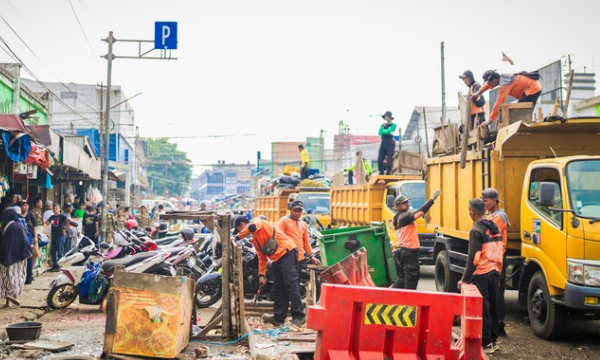 Pemerintah Kota (Pemkot) Bogor mulai melakukan sterilisasi di kawasan MA Salmun, Kecamatan Bogor Tengah, Kamis (22/10/2026) pagi. (photo : kominfo)