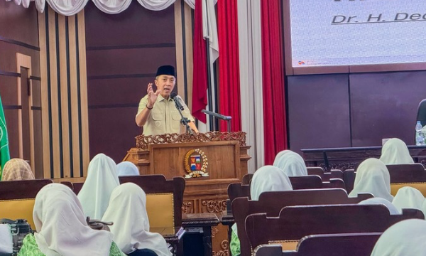 Wali Kota Bogor, Dedie A. Rachim, mengajak Pengurus Cabang Fatayat Nahdlatul Ulama (NU) Kota Bogor untuk berkontribusi dalam mendukung program Pemerintah Kota (Pemkot) Bogor, khususnya di bidang pendidikan dan lingkungan hidup. (photo : kominfo) 