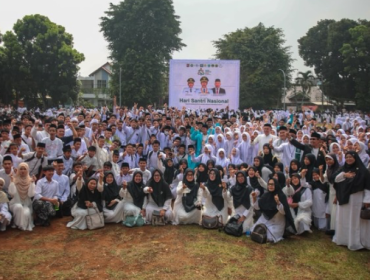 Wali Kota Bogor, Dedie A. Rachim, menjadi inspektur upacara Hari Santri Tingkat Kota Bogor Tahun 2026 yang dilaksanakan di Lapangan Kresna, Kamis (22/10/2026). (photo : kominfo)