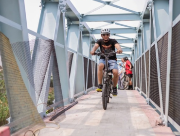 Kota Bogor -Dalam waktu dekat, warga Kelurahan Paledang, Bogor Tengah, dan Kelurahan Pasir Jaya, Bogor Barat, bisa menggunakan akses baru berupa jembatan yang menghubungkan kedua wilayah tersebut. (photo : kominfo)
