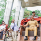 Kota Bogor - Presiden Prabowo Subianto, melalui Yayasan Gerakan Solidaritas Nasional (GSN) menghibahkan bantuan 160 unit becak listrik kepada warga Kota Bogor. (photo: kominfo)