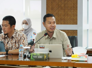 HUMPROPUB - Badan Anggaran (Banggar) DPRD Kota Bogor bersama Tim Anggaran Pemerintah Daerah (TAPD) Kota Bogor menyepakati penambahan anggaran sebesar Rp 18.991.039.300 untuk pembiayaan kepesertaan BPJS/Jaminan Kesehatan Nasional (JKN) masyarakat yang ditanggung Pemerintah Kota Bogor. (photo : HUMPROPUB).