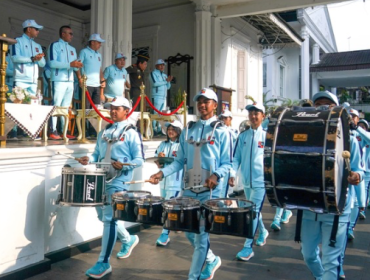 Ketua DPRD Kota Bogor, Dr. Adityawarman Adil, menghadiri pelepasan kontingen Kota Bogor yang akan berlaga pada Pekan Olahraga Provinsi (PORPROV) XV Jawa Barat Tahun 2026. Kegiatan tersebut berlangsung di Plaza Balai Kota Bogor, Senin 26 Oktober 2026. (photo : kominfo)